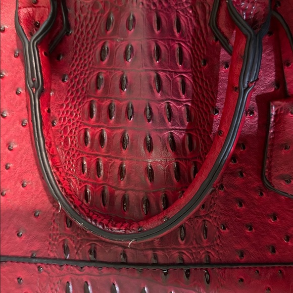 Red Textured Handbag - Picture 4 of 6